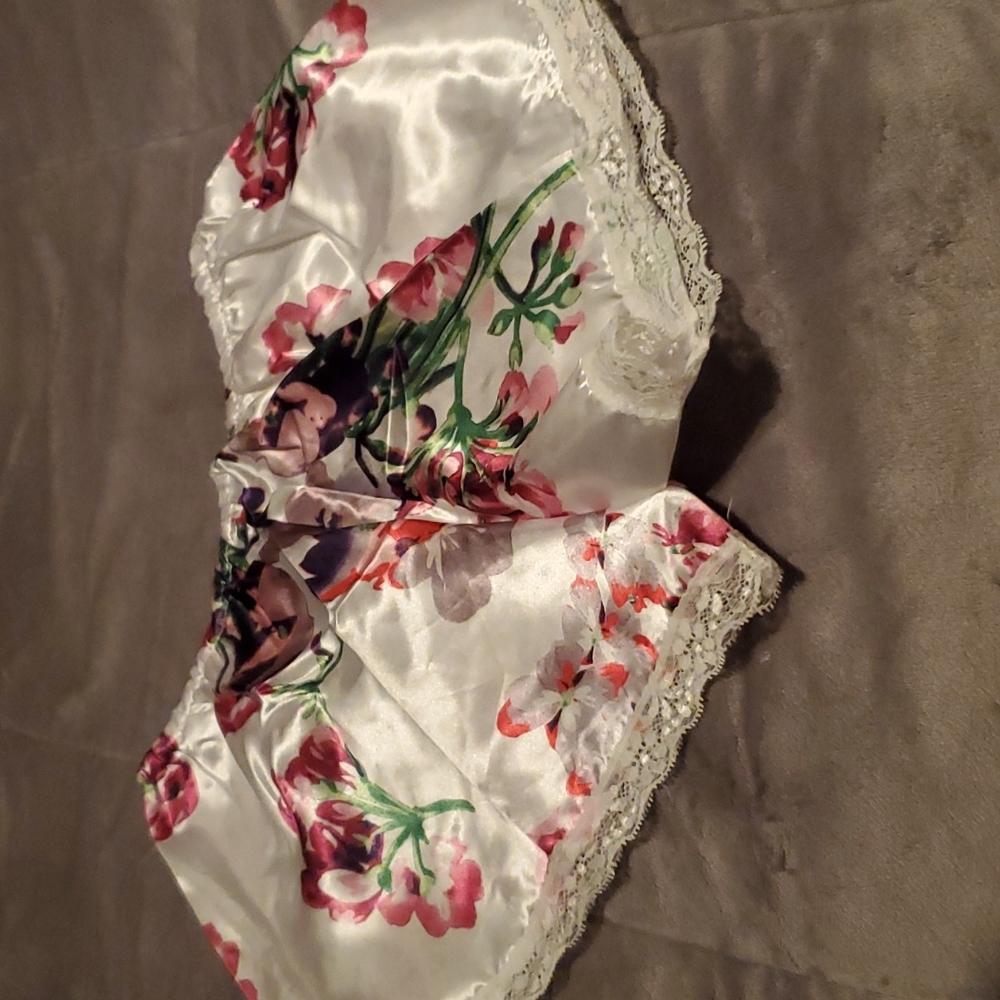 Satin shortd - Picture 4 of 4